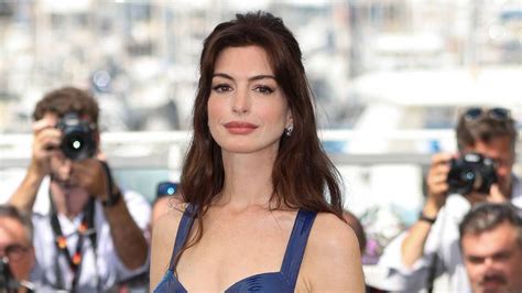 Anne Hathaway sparks reaction in unexpected bikini top